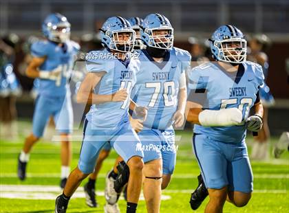 Thumbnail 3 in Silsbee vs. Sweeny (UIL Football 4A D2 Bi-District) photogallery.