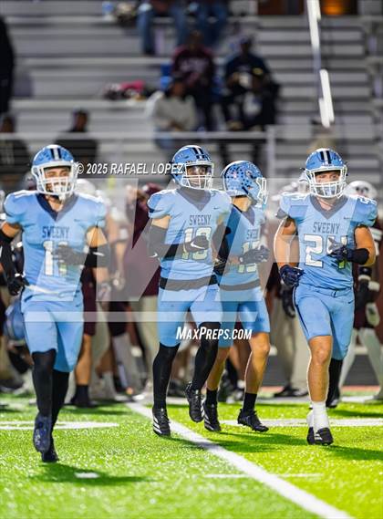 Thumbnail 1 in Silsbee vs. Sweeny (UIL 4A D2 Football Bi-District) photogallery.