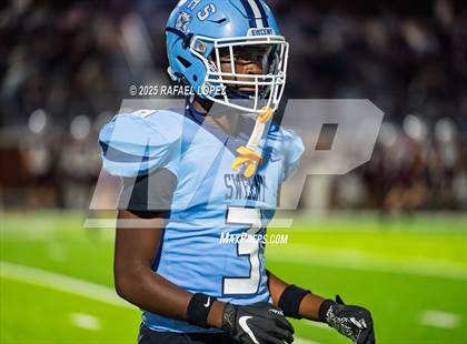 Thumbnail 1 in Silsbee vs. Sweeny (UIL 4A D2 Football Bi-District) photogallery.