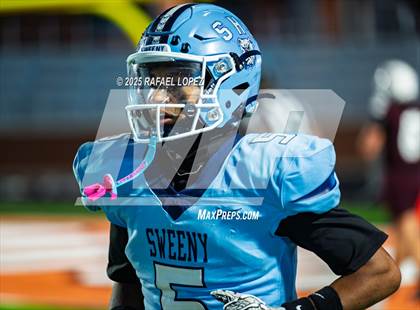 Thumbnail 2 in Silsbee vs. Sweeny (UIL 4A D2 Football Bi-District) photogallery.