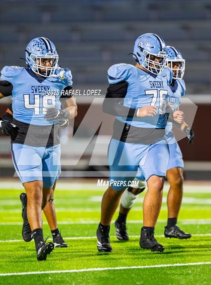 Thumbnail 2 in Silsbee vs. Sweeny (UIL 4A D2 Football Bi-District) photogallery.
