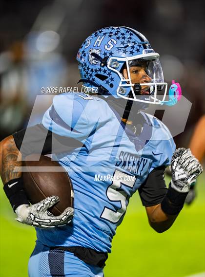 Thumbnail 3 in Silsbee vs. Sweeny (UIL Football 4A D2 Bi-District) photogallery.