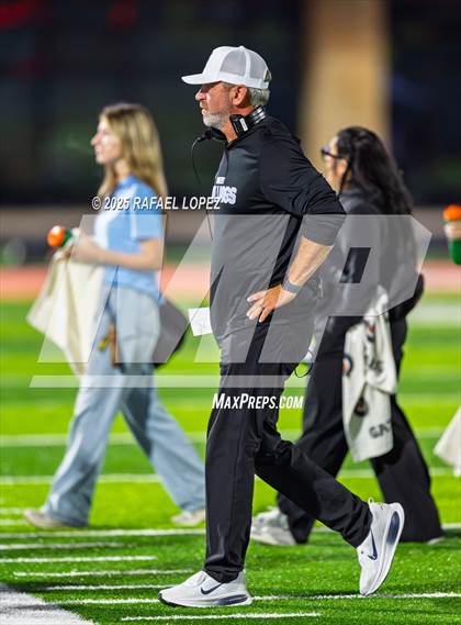 Thumbnail 1 in Silsbee vs. Sweeny (UIL Football 4A D2 Bi-District) photogallery.
