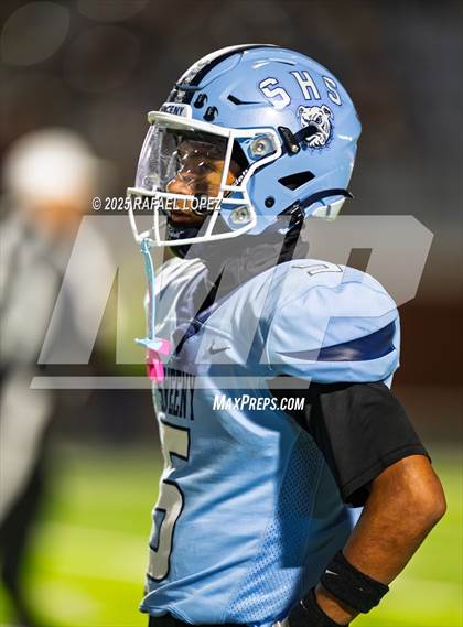 Thumbnail 1 in Silsbee vs. Sweeny (UIL Football 4A D2 Bi-District) photogallery.