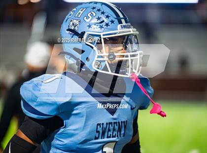 Thumbnail 2 in Silsbee vs. Sweeny (UIL 4A D2 Football Bi-District) photogallery.
