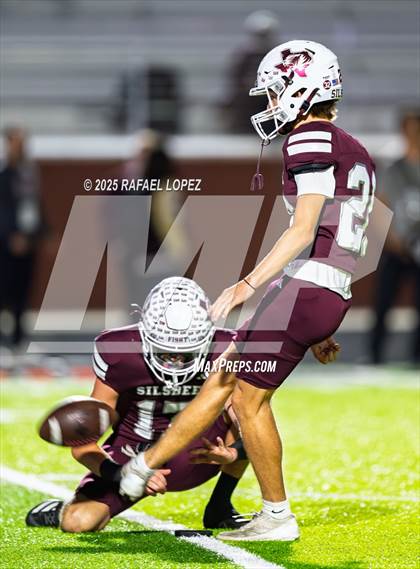 Thumbnail 1 in Silsbee vs. Sweeny (UIL 4A D2 Football Bi-District) photogallery.