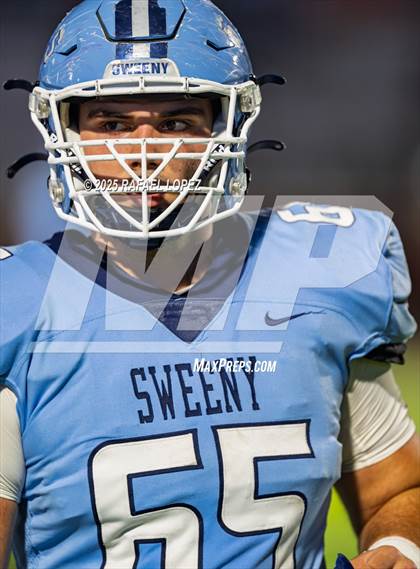 Thumbnail 1 in Silsbee vs. Sweeny (UIL 4A D2 Football Bi-District) photogallery.