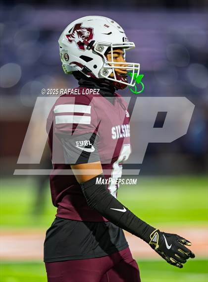 Thumbnail 1 in Silsbee vs. Sweeny (UIL 4A D2 Football Bi-District) photogallery.