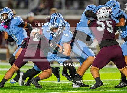 Thumbnail 2 in Silsbee vs. Sweeny (UIL Football 4A D2 Bi-District) photogallery.