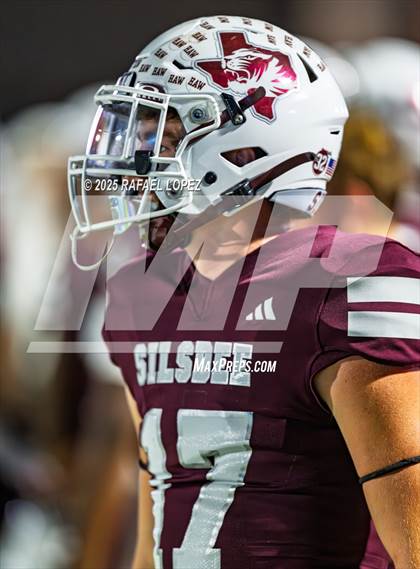 Thumbnail 1 in Silsbee vs. Sweeny (UIL Football 4A D2 Bi-District) photogallery.