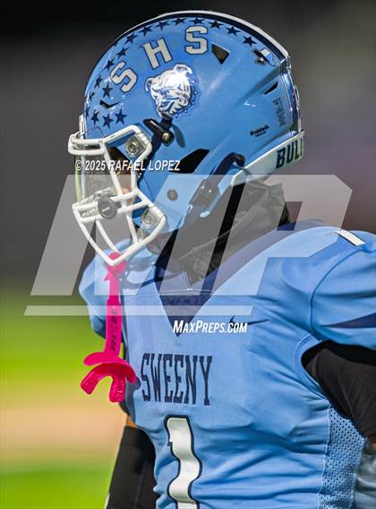 Thumbnail 2 in Silsbee vs. Sweeny (UIL 4A D2 Football Bi-District) photogallery.