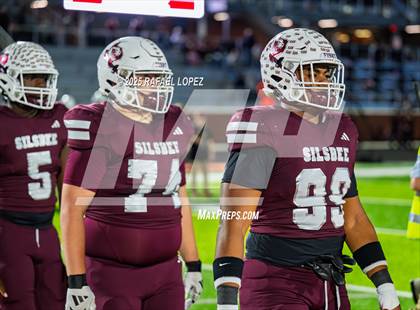 Thumbnail 3 in Silsbee vs. Sweeny (UIL 4A D2 Football Bi-District) photogallery.
