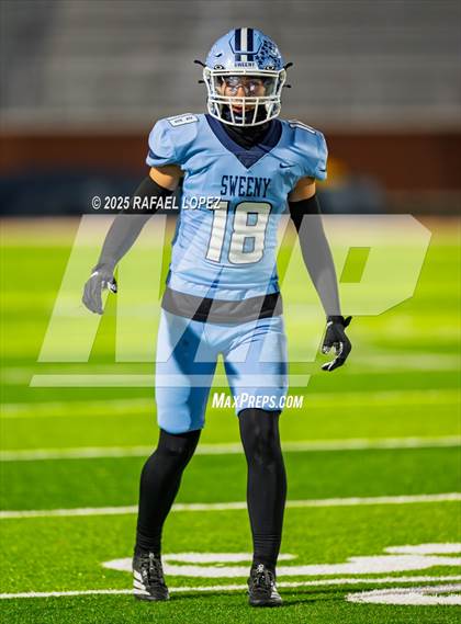 Thumbnail 3 in Silsbee vs. Sweeny (UIL 4A D2 Football Bi-District) photogallery.