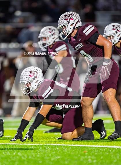 Thumbnail 2 in Silsbee vs. Sweeny (UIL Football 4A D2 Bi-District) photogallery.