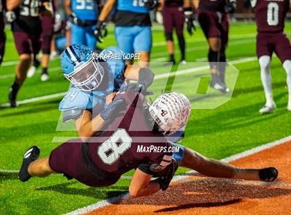 Thumbnail 1 in Silsbee vs. Sweeny (UIL Football 4A D2 Bi-District) photogallery.