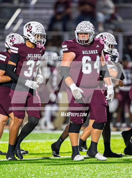 Thumbnail 3 in Silsbee vs. Sweeny (UIL Football 4A D2 Bi-District) photogallery.