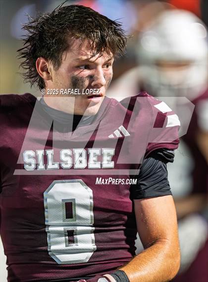 Thumbnail 2 in Silsbee vs. Sweeny (UIL 4A D2 Football Bi-District) photogallery.