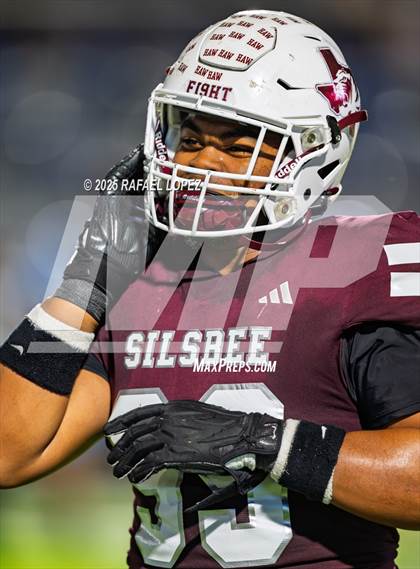 Thumbnail 1 in Silsbee vs. Sweeny (UIL Football 4A D2 Bi-District) photogallery.