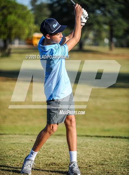 Thumbnail 3 in JV: Greenville Wright Park Invitational photogallery.