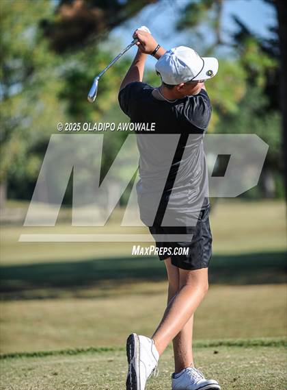 Thumbnail 3 in JV: Greenville Wright Park Invitational photogallery.