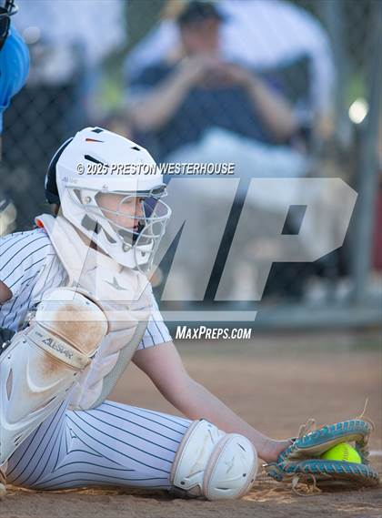 Thumbnail 3 in Westlake @ Moorpark photogallery.