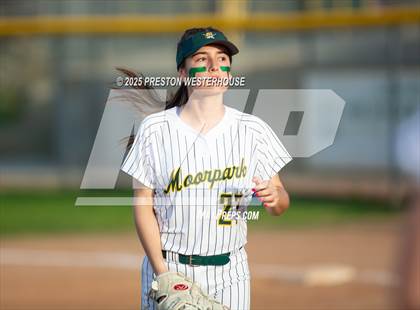 Thumbnail 1 in Westlake @ Moorpark photogallery.