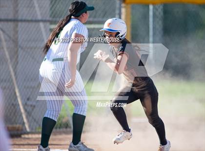 Thumbnail 3 in Westlake @ Moorpark photogallery.