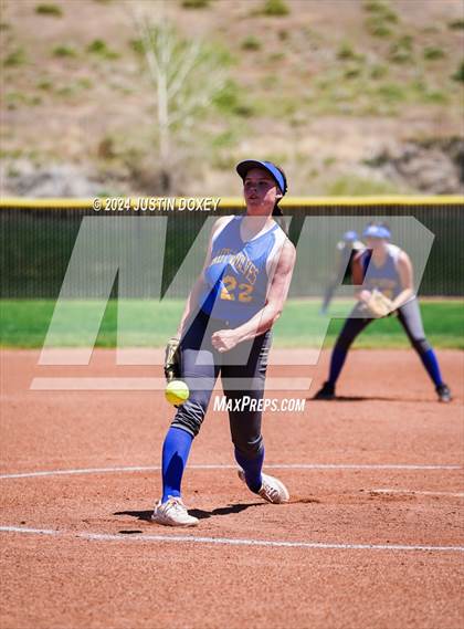 Thumbnail 3 in Coleville vs. Round Mountain (NIAA Class 1A State Playoff Game 1) photogallery.