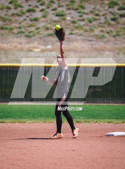 Thumbnail 3 in Coleville vs. Round Mountain (NIAA Class 1A State Playoff Game 1) photogallery.