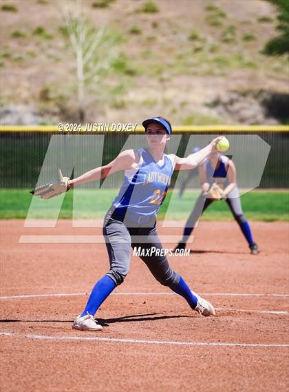 Thumbnail 2 in Coleville vs. Round Mountain (NIAA Class 1A State Playoff Game 1) photogallery.