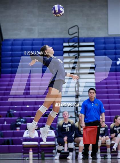 Thumbnail 2 in Arlington vs Lake Washington photogallery.