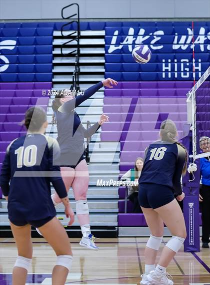 Thumbnail 3 in Arlington vs Lake Washington photogallery.