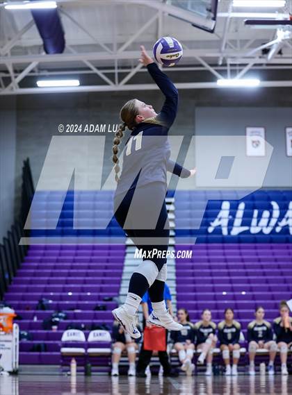 Thumbnail 2 in Arlington vs Lake Washington photogallery.