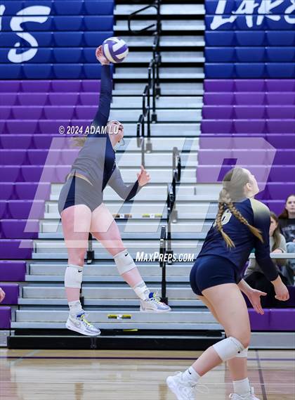 Thumbnail 3 in Arlington vs Lake Washington photogallery.