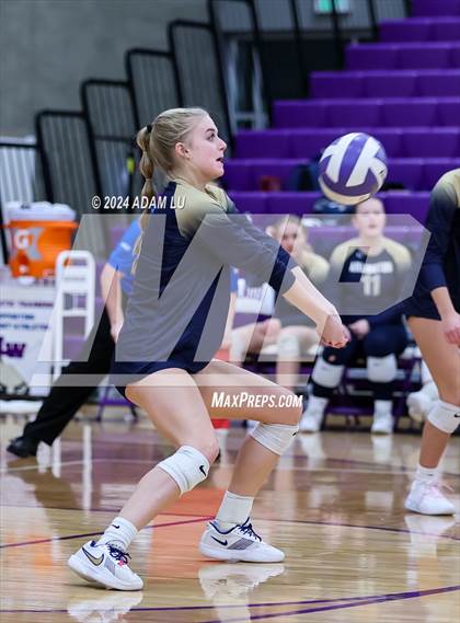 Thumbnail 2 in Arlington vs Lake Washington photogallery.