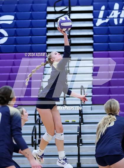 Thumbnail 2 in Arlington vs Lake Washington photogallery.