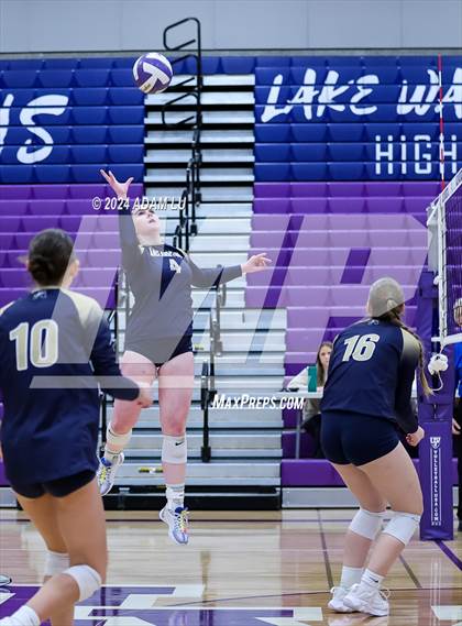 Thumbnail 2 in Arlington vs Lake Washington photogallery.