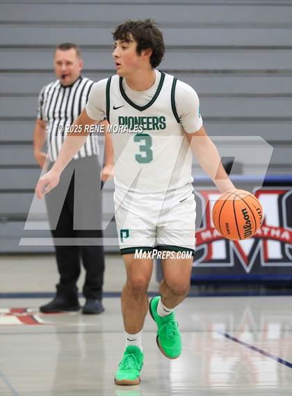 Thumbnail 2 in Bishop Alemany vs Providence (Crown City Round Ball Classic) photogallery.