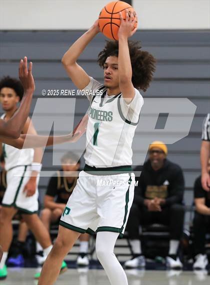 Thumbnail 3 in Bishop Alemany vs Providence (Crown City Round Ball Classic) photogallery.