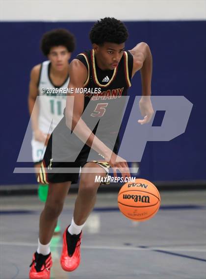 Thumbnail 2 in Bishop Alemany vs Providence (Crown City Round Ball Classic) photogallery.