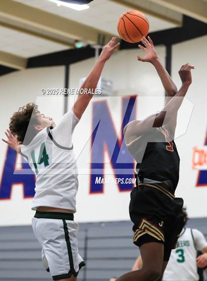Thumbnail 3 in Bishop Alemany vs Providence (Crown City Round Ball Classic) photogallery.