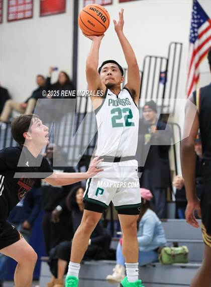 Thumbnail 1 in Bishop Alemany vs Providence (Crown City Round Ball Classic) photogallery.