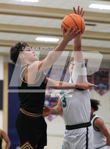 Thumbnail 3 in Bishop Alemany vs Providence (Crown City Round Ball Classic) photogallery.