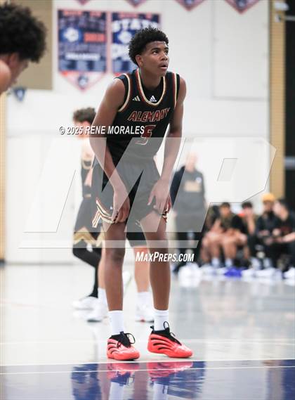 Thumbnail 1 in Bishop Alemany vs Providence (Crown City Round Ball Classic) photogallery.