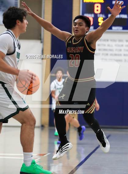 Thumbnail 2 in Bishop Alemany vs Providence (Crown City Round Ball Classic) photogallery.