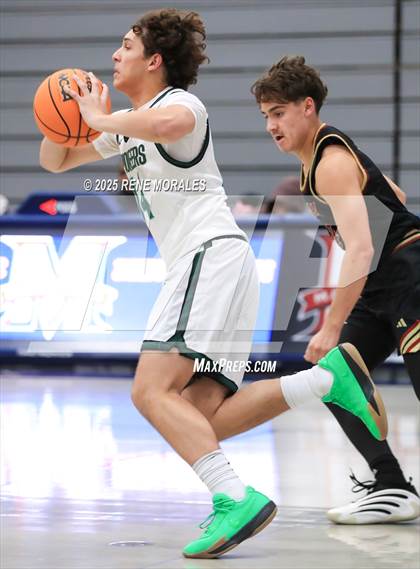 Thumbnail 3 in Bishop Alemany vs Providence (Crown City Round Ball Classic) photogallery.