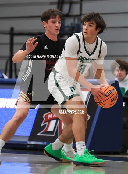 Thumbnail 3 in Bishop Alemany vs Providence (Crown City Round Ball Classic) photogallery.