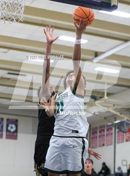 Thumbnail 2 in Bishop Alemany vs Providence (Crown City Round Ball Classic) photogallery.