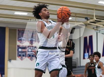 Thumbnail 1 in Bishop Alemany vs Providence (Crown City Round Ball Classic) photogallery.