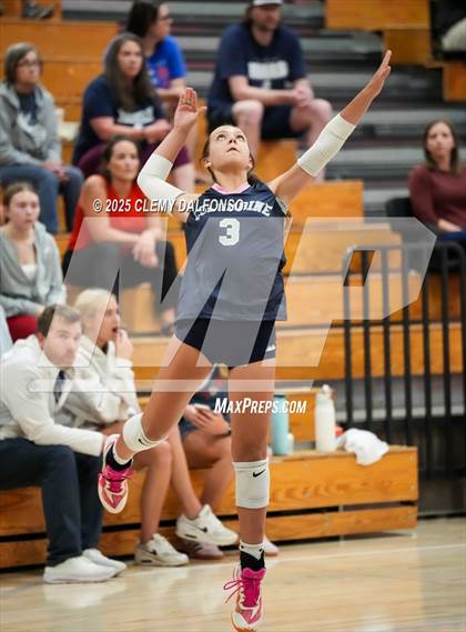 Thumbnail 3 in Regis Jesuit @ Columbine photogallery.